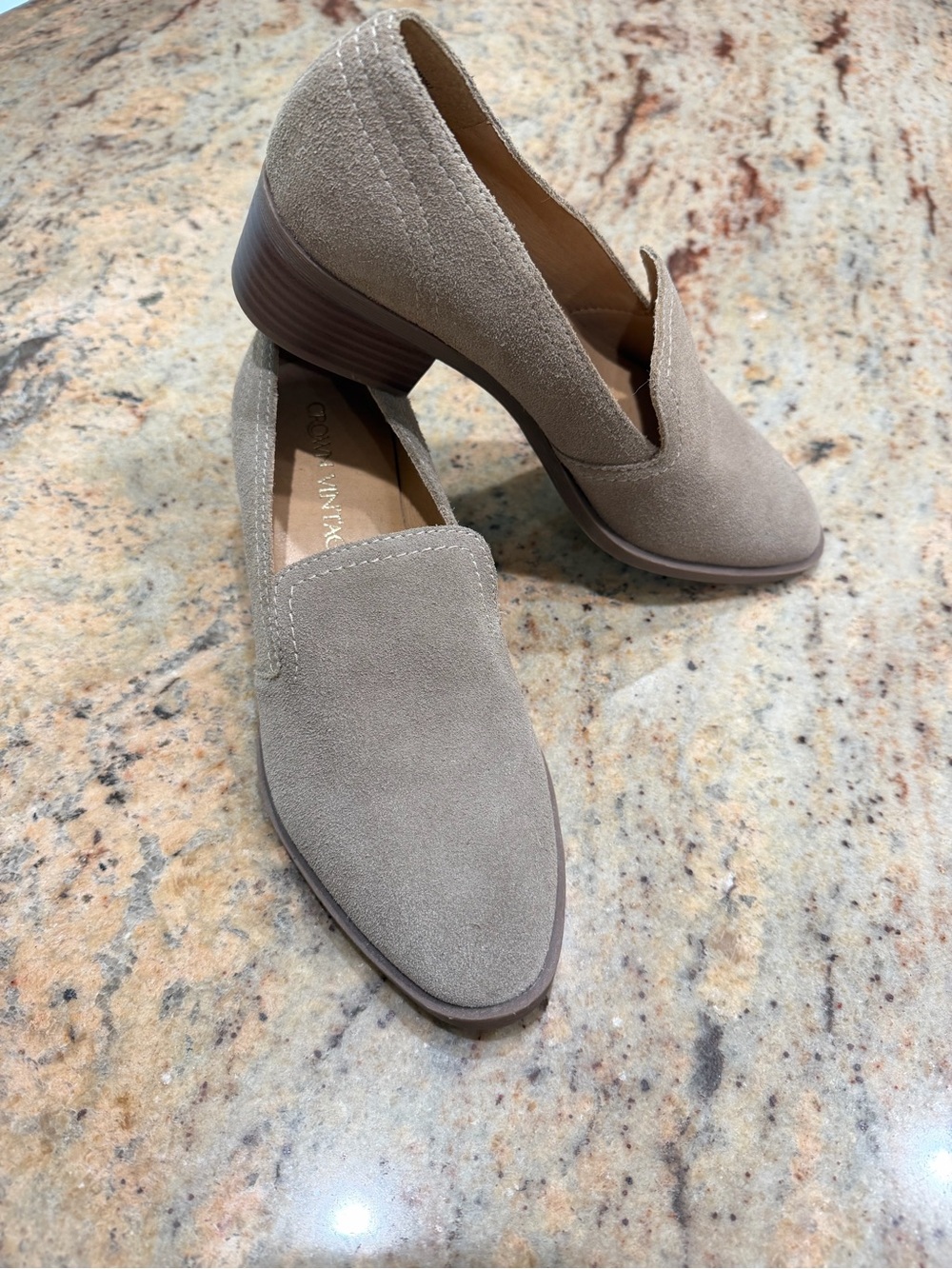 Crown Vintage Women's Taupe Suede Somali  Slip-On Block Heel Loafers Size 6